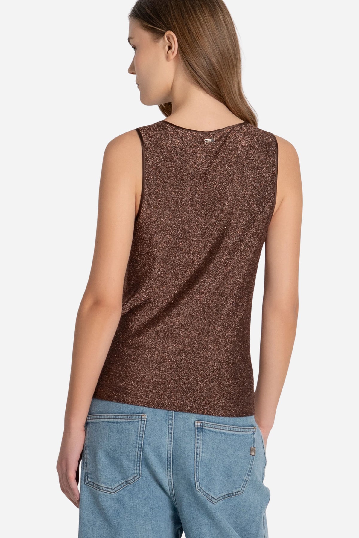 Top slim senza maniche con lurex girocollo